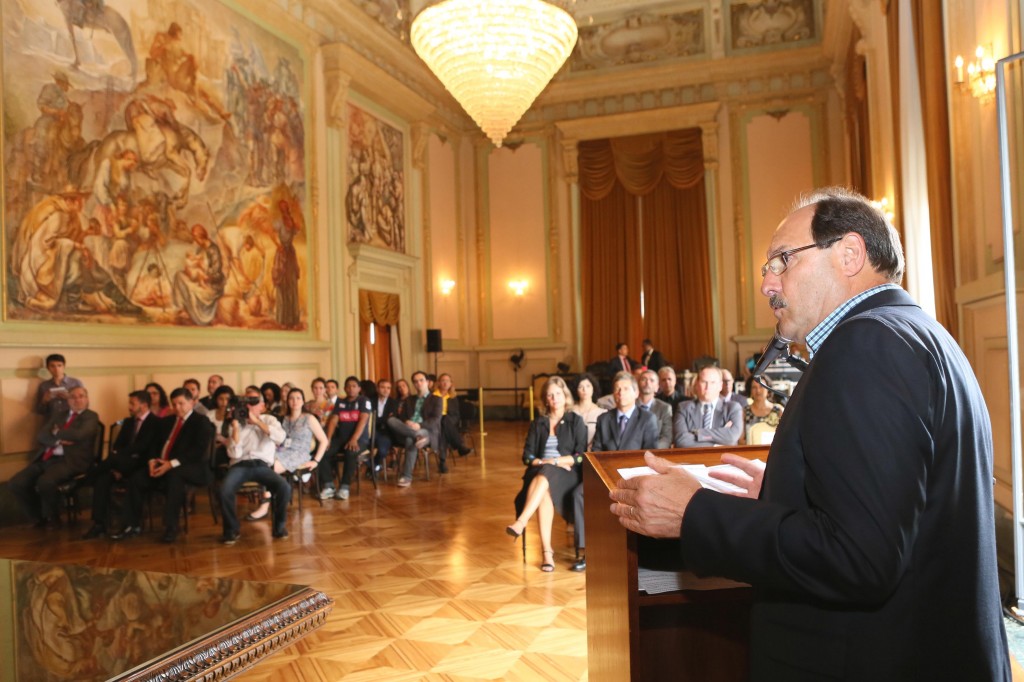 Governador Sartori diz que Simões Lopes Neto pode ser inspiração aos gaúchos. Foto: Luiz Chaves/Palácio Piratini