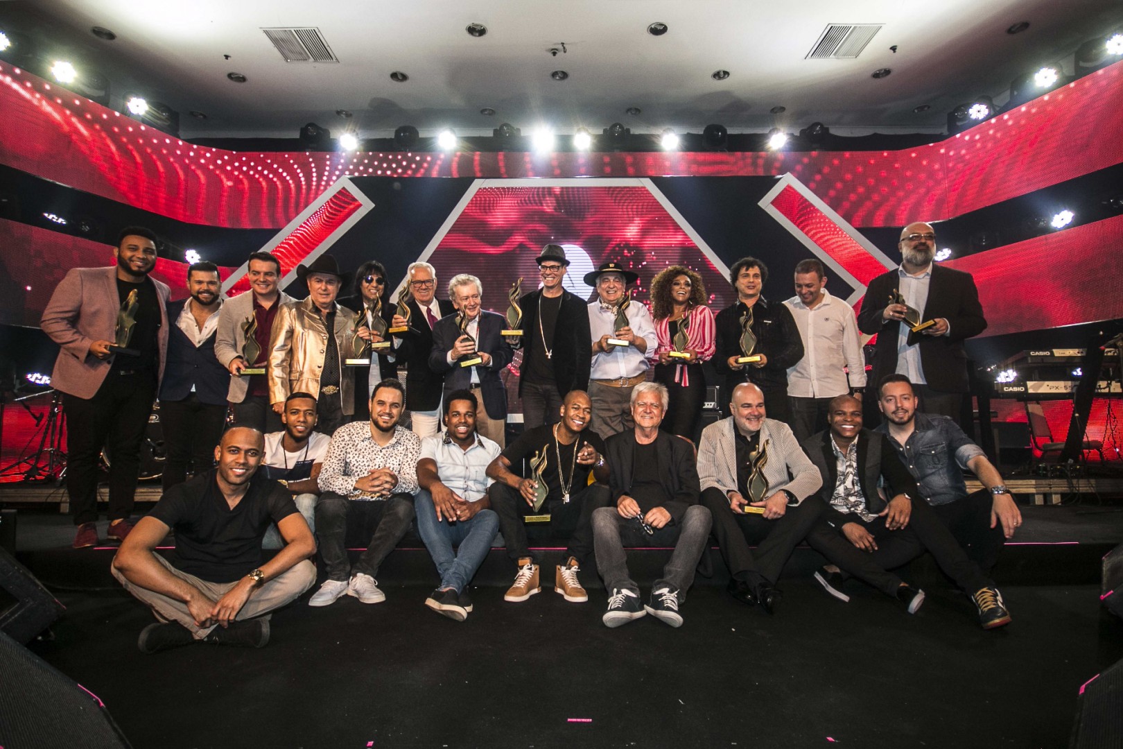 Festa homenageou 13 artistas e integrantes do cenário musical na primeira noite (Crédito- Jackson Ciceri-FNM)