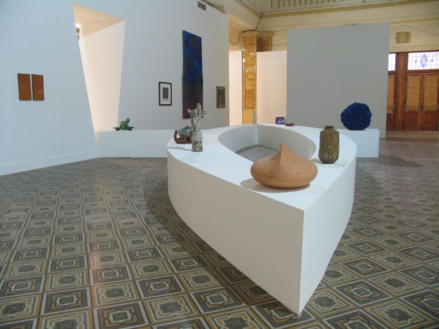 Mostra concebida com o museu como aparelho reprodutivo feminino