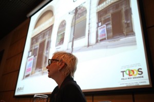 Ana Aita, diretora do Ieavi, comemorou a localização da mostra no Czech Center, em Praga