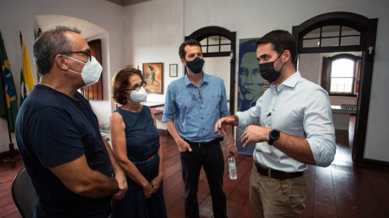 Na visita, governador conheceu o projeto elaborado pelo Departamento de Memória e Patrimônio da Sedac