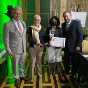 A secretária Bia Araujo representou o ex-secretário de Cultura Jorge Appel, que também foi agraciado com a Medalha