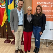 Beatriz com o diretor de Cultura e a secretária de Cultura de Taquara