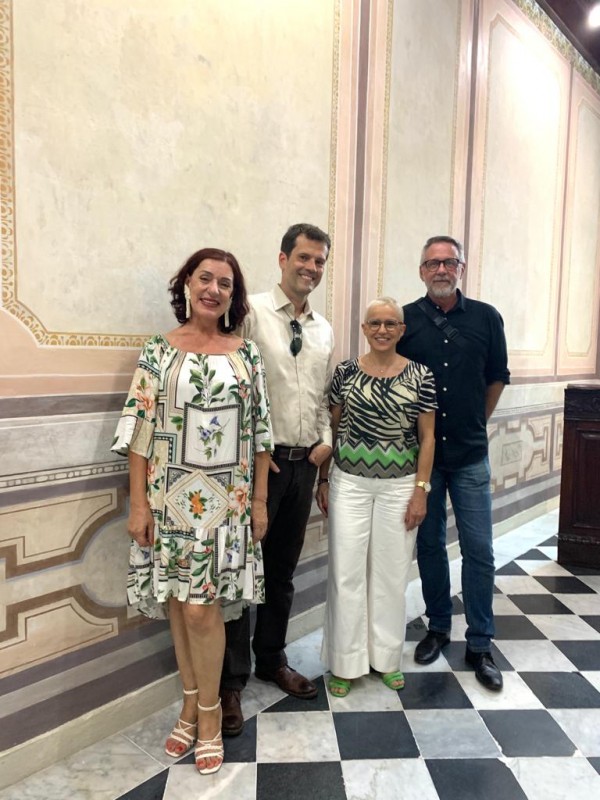 A diretora do museu, Doris Couto, e a secretária da Cultura, Beatriz Araujo, acompanhadas do diretor de Memória e Patrimônio, Eduardo Hahn, e do diretor do Iphae, Renato Savoldi