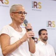 Secretária Beatriz no evento do Dia da Mulher