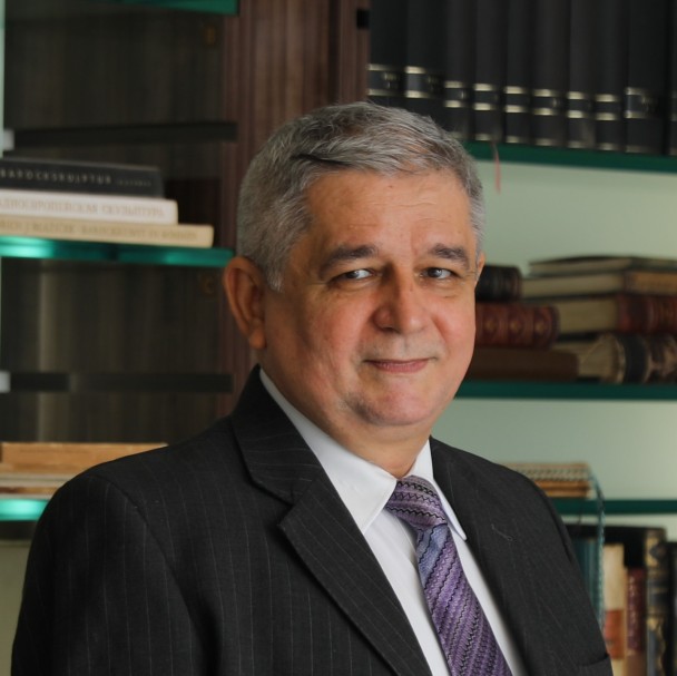 Professor Dr Francisco
