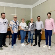 A seleção foi feita a partir de demandas das bibliotecas atingidas. Na imagem, município de Muçum recebe doações.