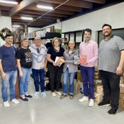 O material é fruto de doações de instituições e cidadãos de todo o Estado. Na imagem, município de Roca Sales recebe os livros.