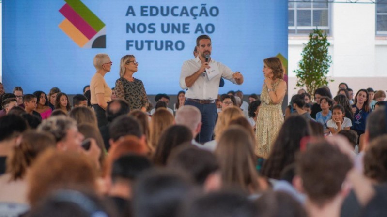 Na cerimônia, importância histórica do prédio e olhar para o futuro na educação foram pontos ressaltados