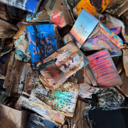 Estima-se que mais de 100 mil livros foram destruídos pelos alagamentos