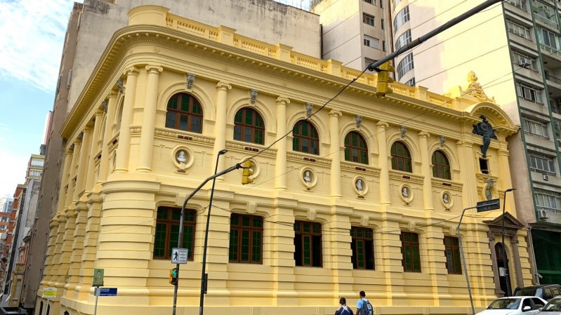 Fachada do prédio da BPE