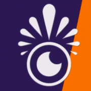 A imagem apresenta um fundo com faixas verticais em laranja e roxo. Ao centro, está o logotipo do “Observatório IECINE”. A palavra "OBSERVATÓRIO" aparece sobreposta parcialmente por uma faixa vermelha, enquanto "IECINE" está em letras grandes e brancas logo abaixo. À esquerda, há um símbolo que lembra um olho estilizado com traços dinâmicos, também em branco, remetendo a uma lente ou íris com raios ao redor.