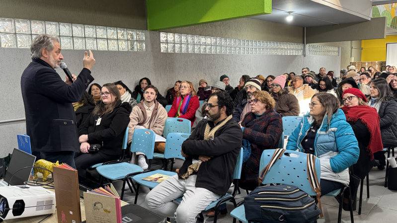 Professores assistem à formação no âmbito do projeto Autor Presente