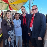 Patrona Marianita Ortaça, pajé Floriano Romeu (embaix. 400 Anos das Missões), gov. Eduardo Leite e sec. Cultura, André Kryszczun
