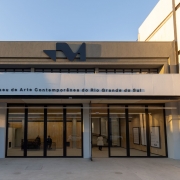 Fachada do MAC RS, no 4&ordm; Distrito