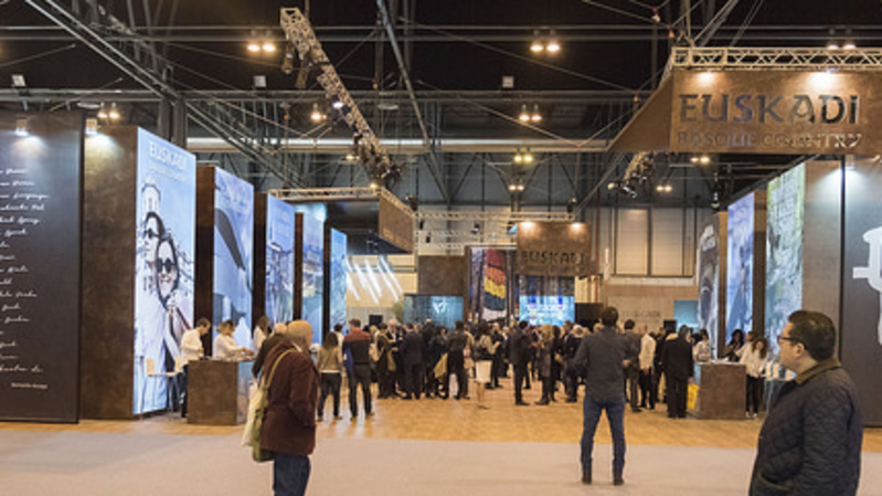 20170120163458fitur.jpg