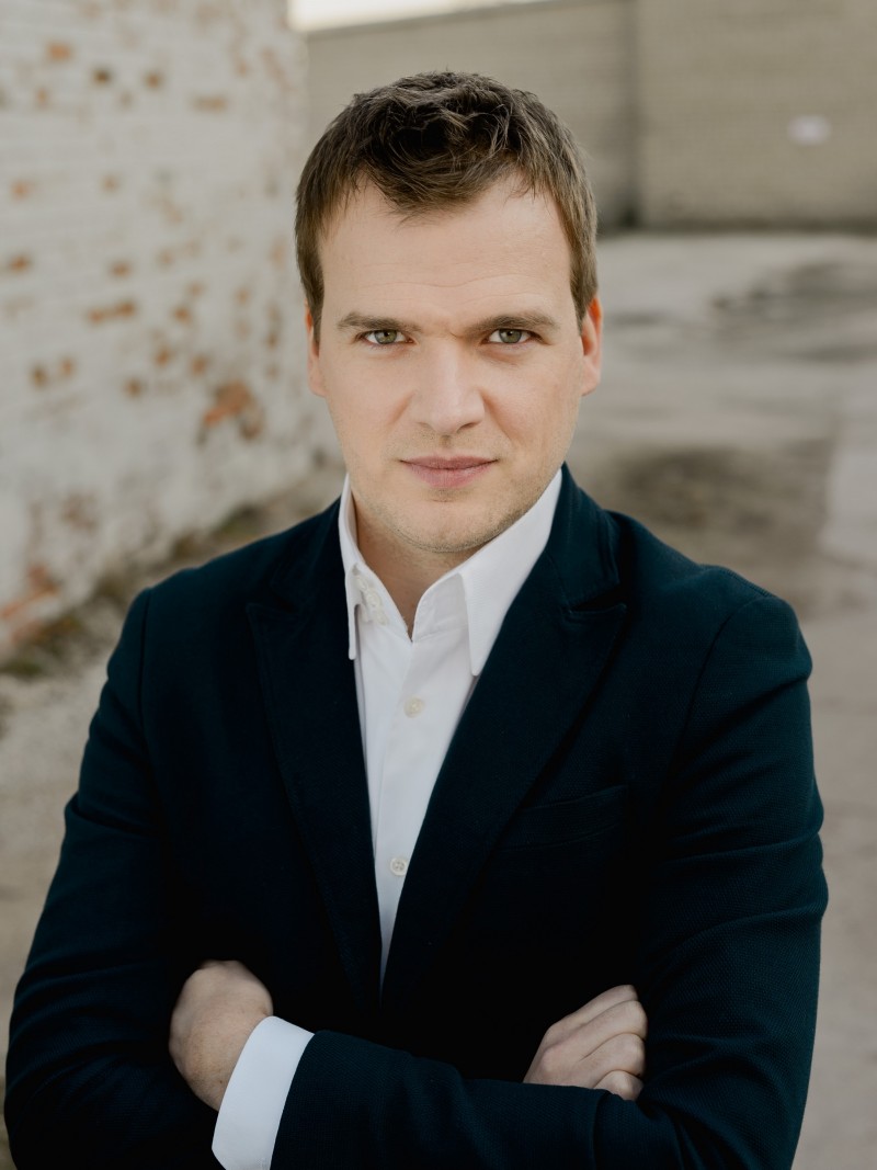 Risto Joost é regente da Ópera Nacional da Estônia e da Orquestra de Câmara da capital Tallinn