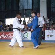 O gaúcho João Silveira, que levou o ouro para casa, durante competição de judô