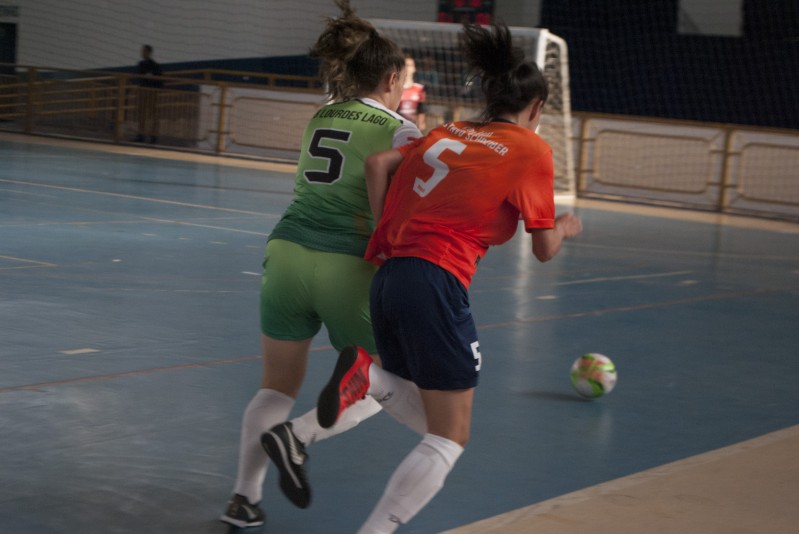 Equipe feminina de futebol de salão, de São Leopoldo, enfrenta o Rio de Janeiro nesta quinta