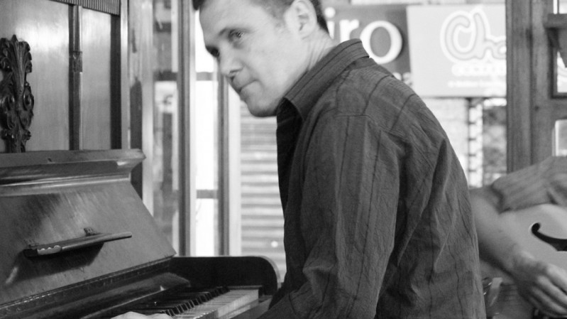 O pianista Tonda Pecoits lidera o grupo Tonda y Combo