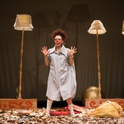 "Saco de Farinha" faz parte do espetáculo "Brinco de Princesa" (2015), da atriz Débora Rodrigues