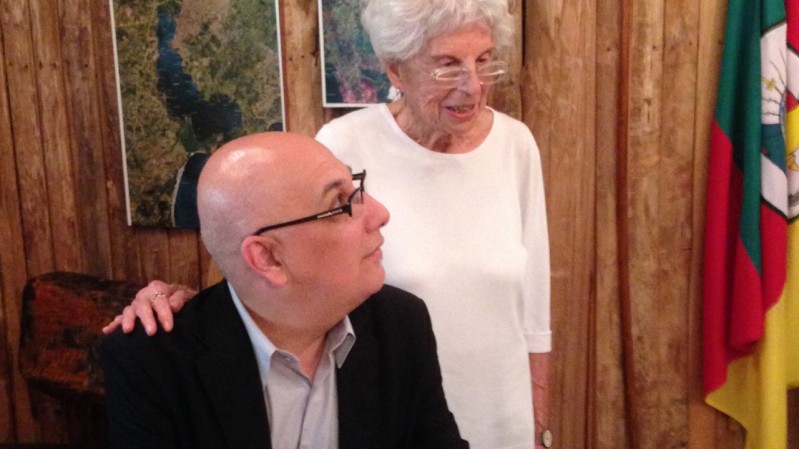 Eva Sopher faleceu aos 94 anos e será velada nas dependências do Theatro São Pedro entre as 11h e as 18h desta quinta (8)