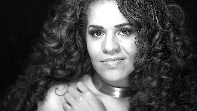 Com novo nome artístico, Anaadi lançou seu primeiro álbum, Noturno, em 2017