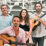 Recital Solar, de Marcel Estivalet, com participações de Clarisse Diefenthäler, Dudu Sperb e Giovani Capeletti.