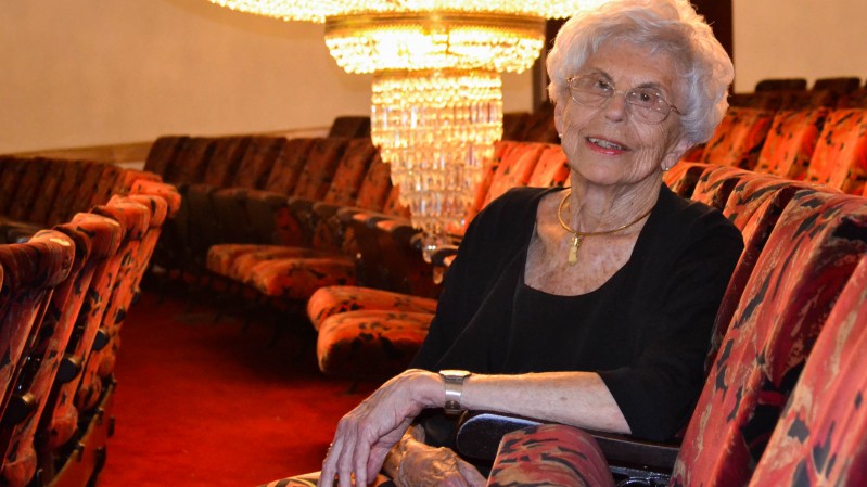 Eva Sopher faleceu aos 94 anos e será velada nas dependências do Theatro São Pedro entre as 11h e as 18h desta quinta (8)