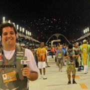 Anderson Baltar tem 18 anos de experiência no Carnaval carioca, atuando como produtor de TV e assessor de escolas de samba.