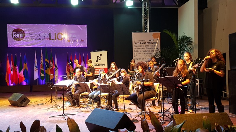 O evento contou com apresentações das orquestras da Associação Novo Tom e da AD-3 do Exército de Cruz Alta