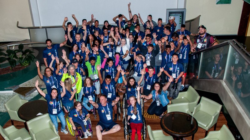 Representantes do Rio Grande do Sul nas Paralimpíadas Escolares se reúnem antes das competições.
