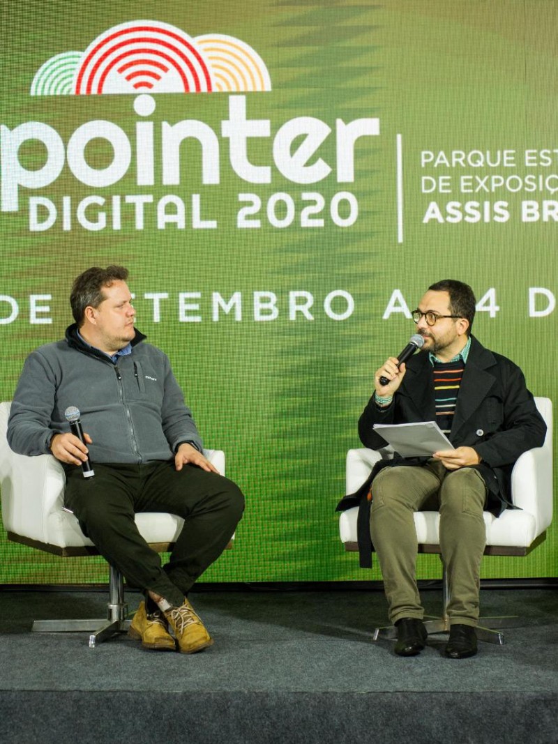 O secretário da Agricultura, Covatti Filho, e o diretor do IEAVI, André Venzon