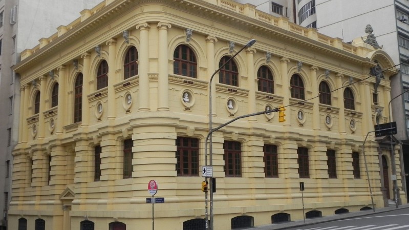 A cada 15 dias o público receberá sugestões pelas redes sociais de leituras para aliviar seus males