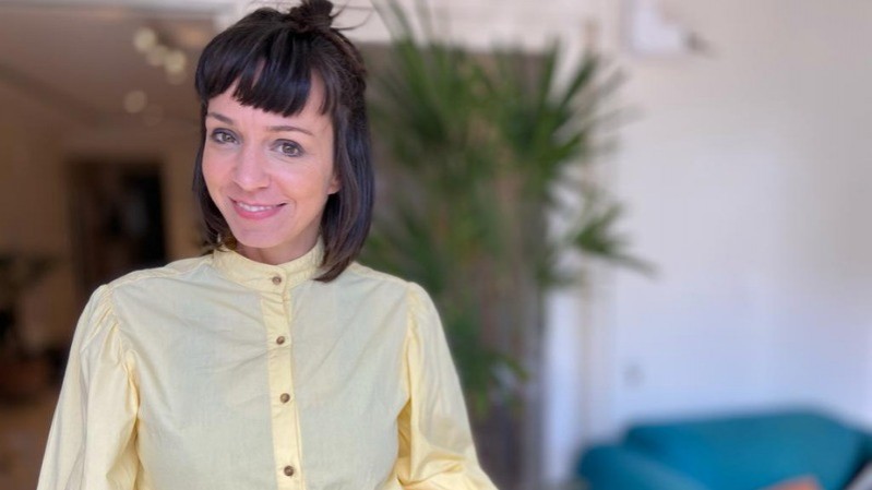 Gabriela é atriz e gestora de projetos nas áreas da arte e do entretenimento