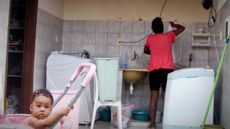 legenda-cena-do-documentario-domestica.jpg