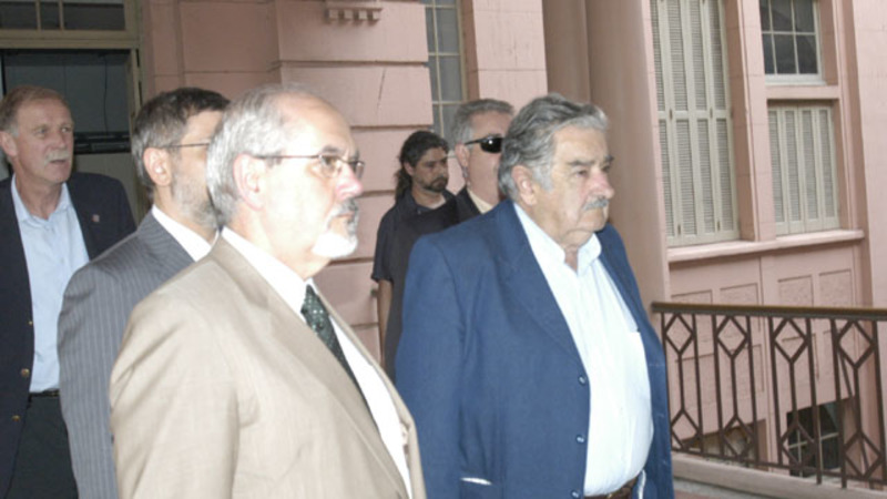 com-mujica-ccmq.jpg