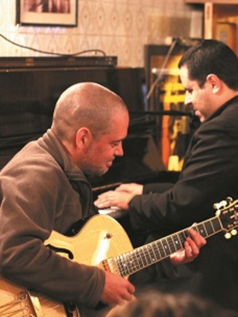 Luiz Mauro Filho (piano) e Dinho Oliveira (violão) iniciaram parceria de forma despretensiosa.