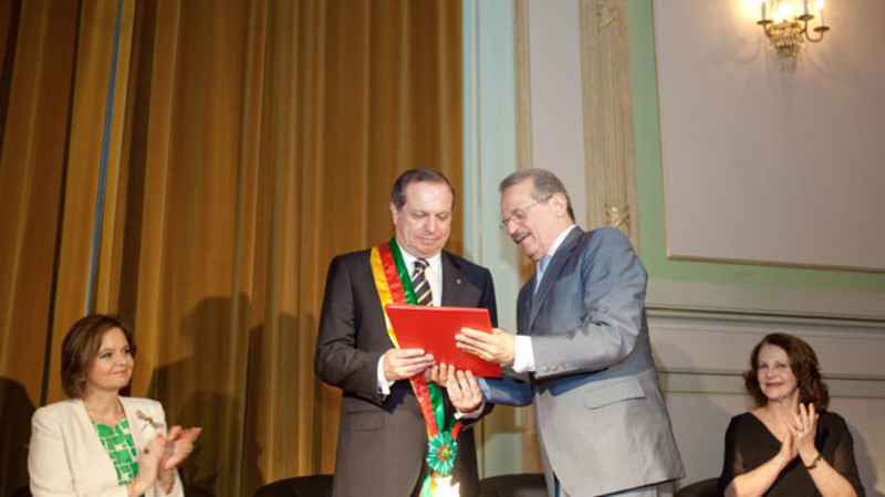recebe-medalha.jpg